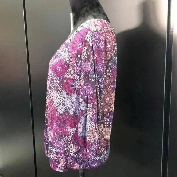 Michael Kors Azalea long sleeve round neck, elastic hemline,loose fit, pattern - Picture 3 of 10